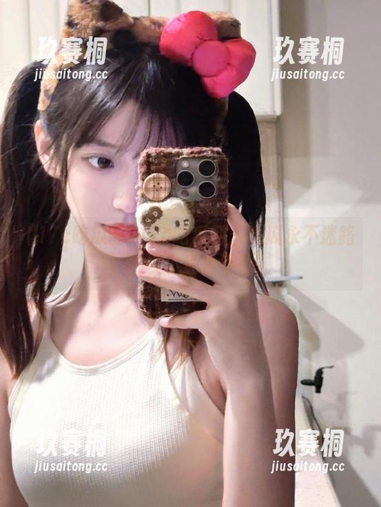 17c吃瓜网：吃瓜永不迷路，午夜小道也不怕！