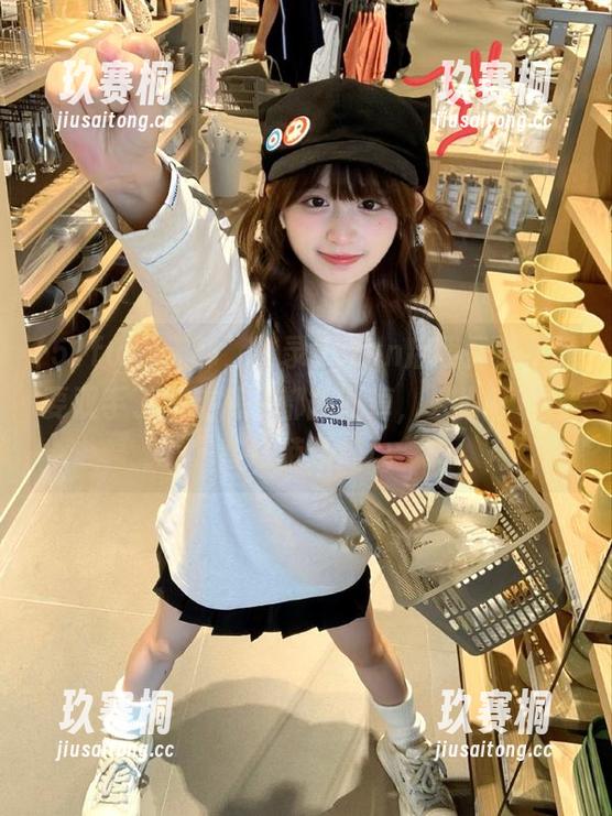天哪，登录51fun后我竟然不需要双手了，连裤子都能脱掉，只为盯着这些奇葩新闻！