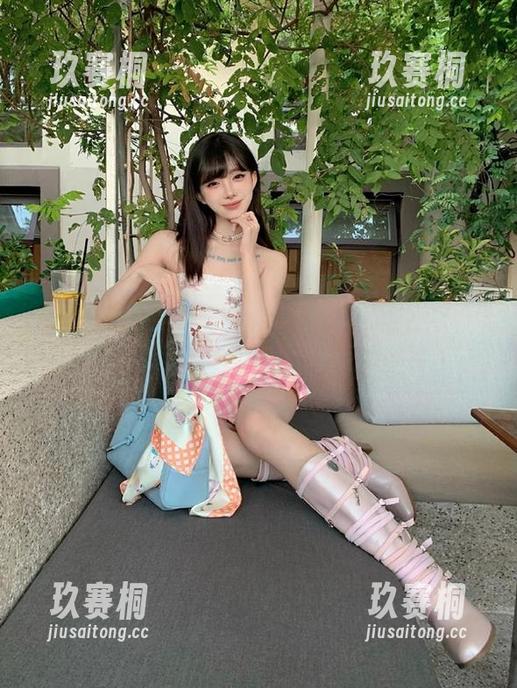 网页动态：51黑料和吃瓜社全彩互动，不看心痒痒！