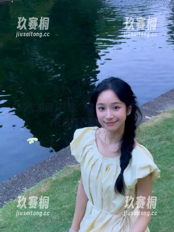 52吃瓜网 链接:52吃瓜网,瓜皮儿和花边照不照得起!