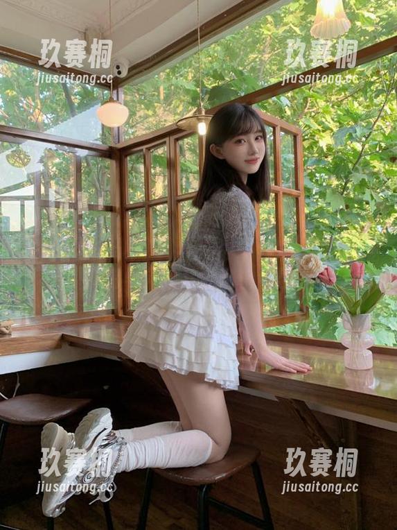 在91吃瓜中心的网页上，友情与八卦从此划上等号…