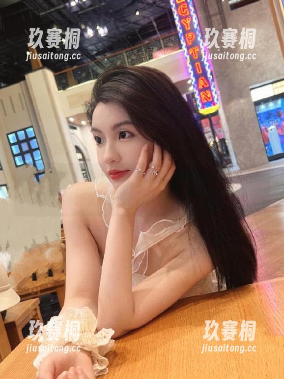 当我的无聊被zzzttt52网站瞬间点亮：我什么时候也爱上八卦了？