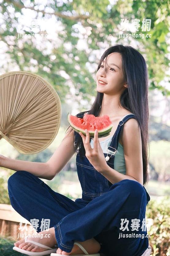 网页里的‘痞APP’小秘密，黑料不打烊668su，真希望今晚也不结束！