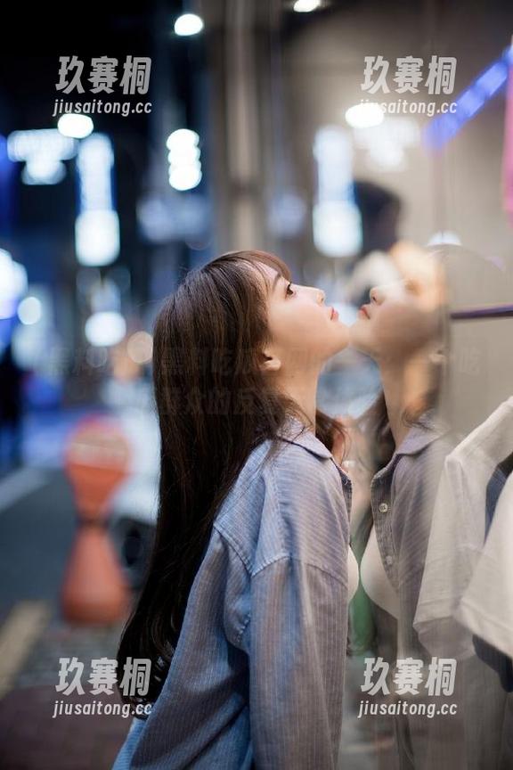 黑料吃瓜官网的一天：一个吃瓜群众的反复无常体验
