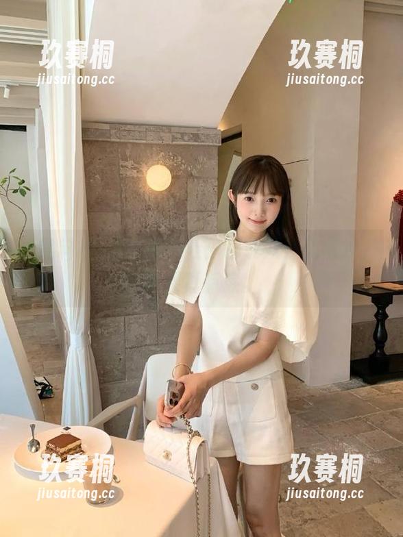在线黑料社：都说八卦无底线，结果真有底。
