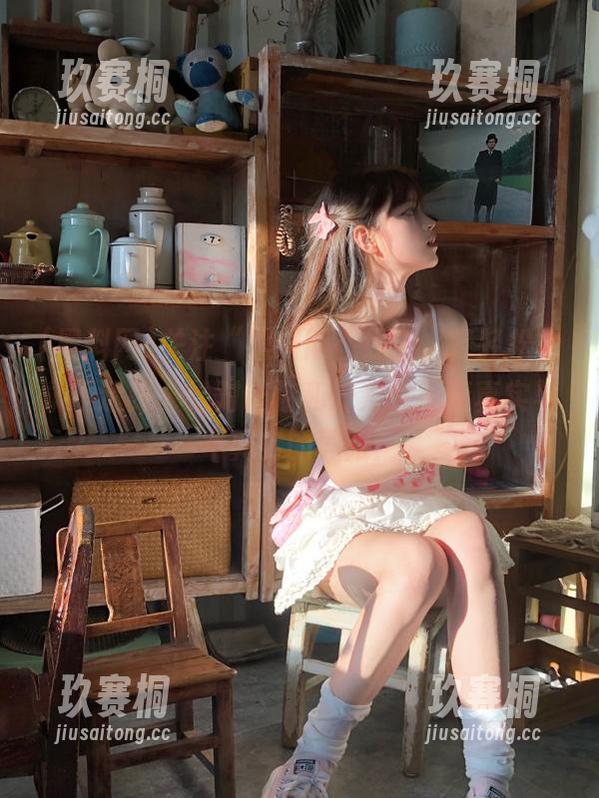 黑料网 关注“黑料网在线”,轻轻松松永不迷路,绝对让你和好友分不清真实与不真实的界限!