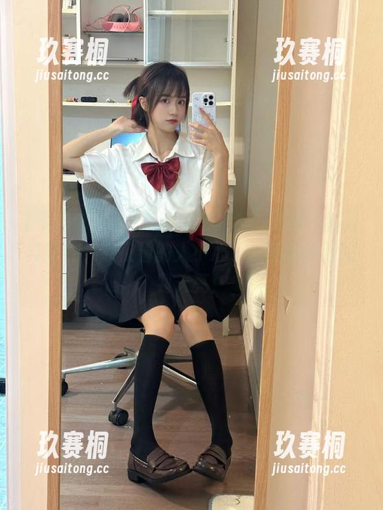 “黑料老司机”发布一则灵异事件，熬夜看的人小心了，可能要没睡到天亮！